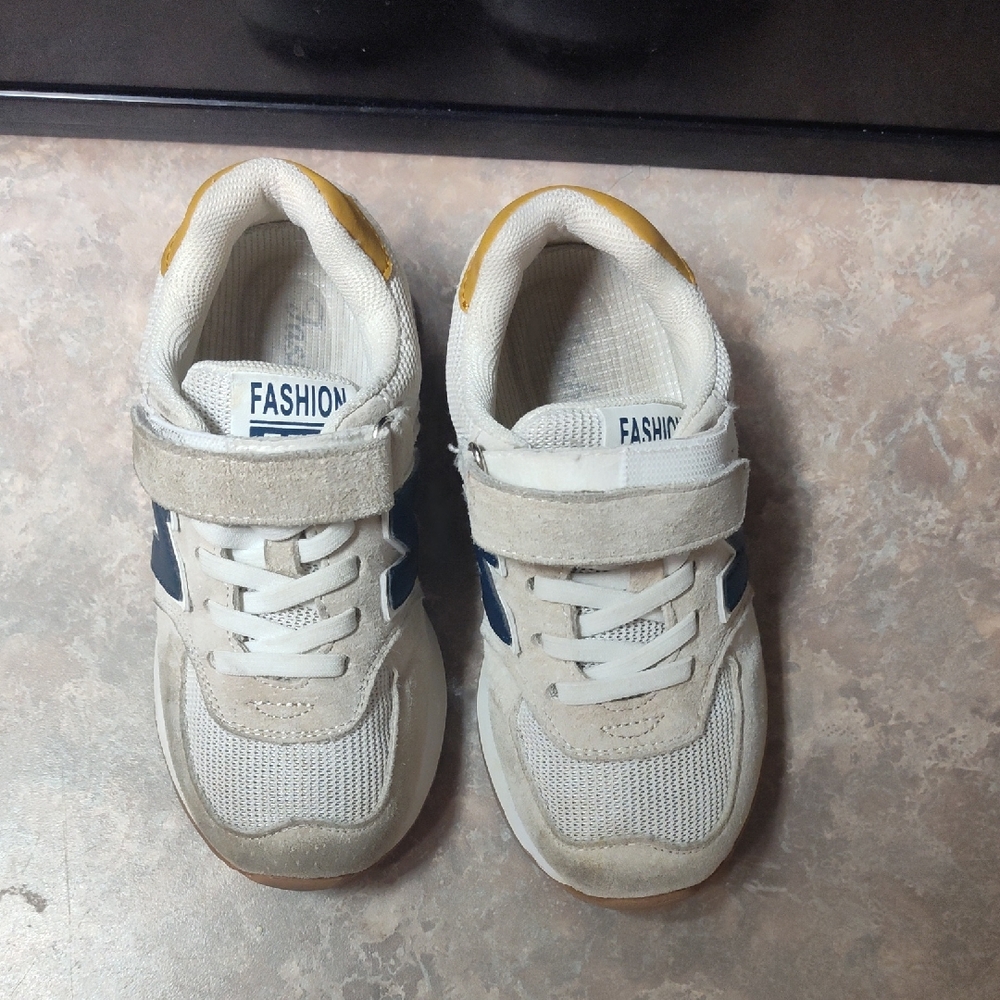 Kids Beige and Blue Sneakers Size 25 New Fashion New Balance Inspired